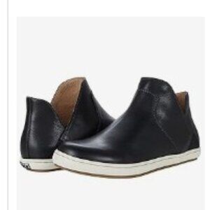 TAOS Unity sneaker boot shoe Black Women's 7 M Soft Leather